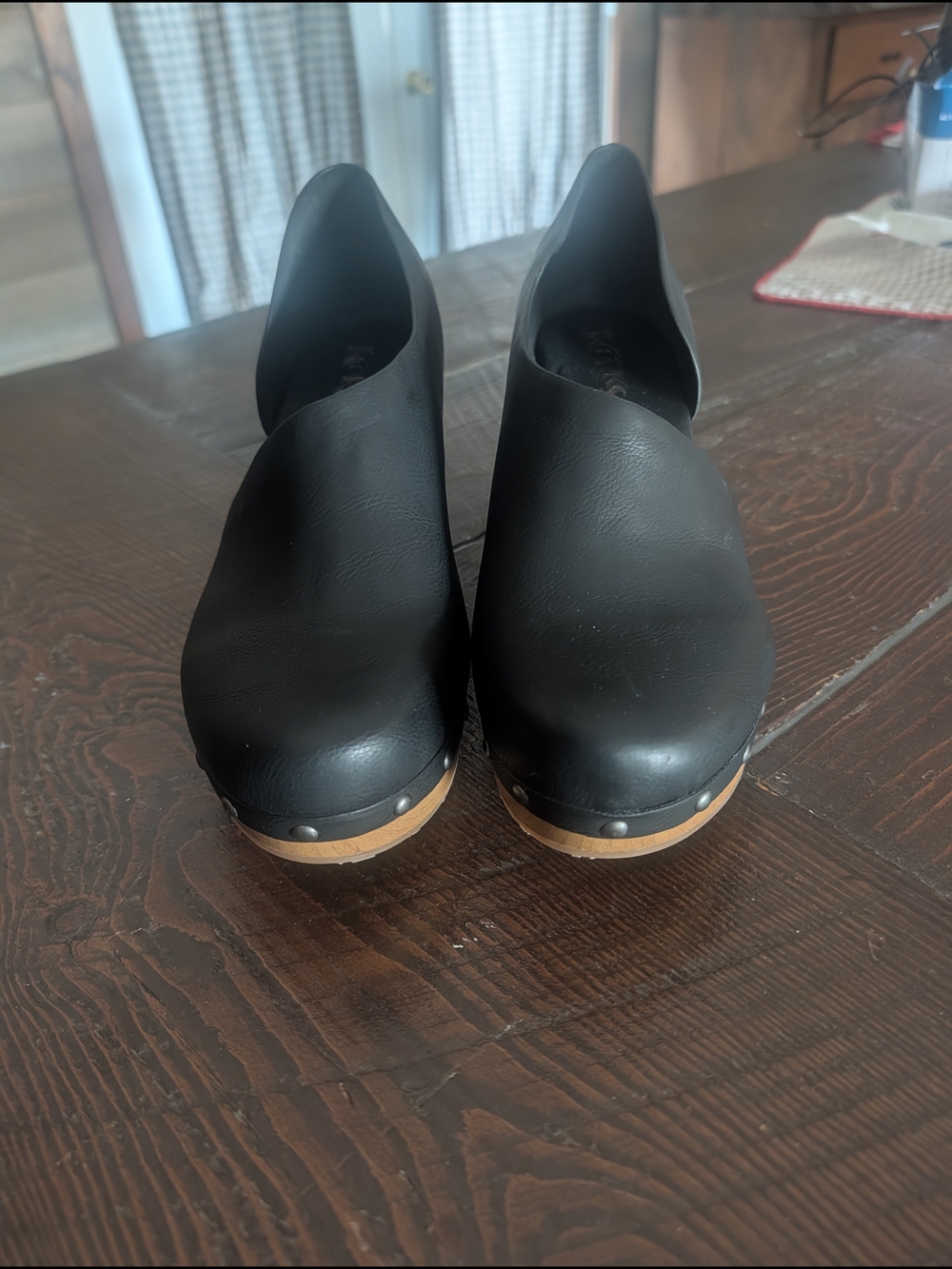 Korks Black Clogs